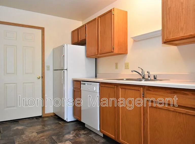 2431 Wheeler Dr #C — Photo 9