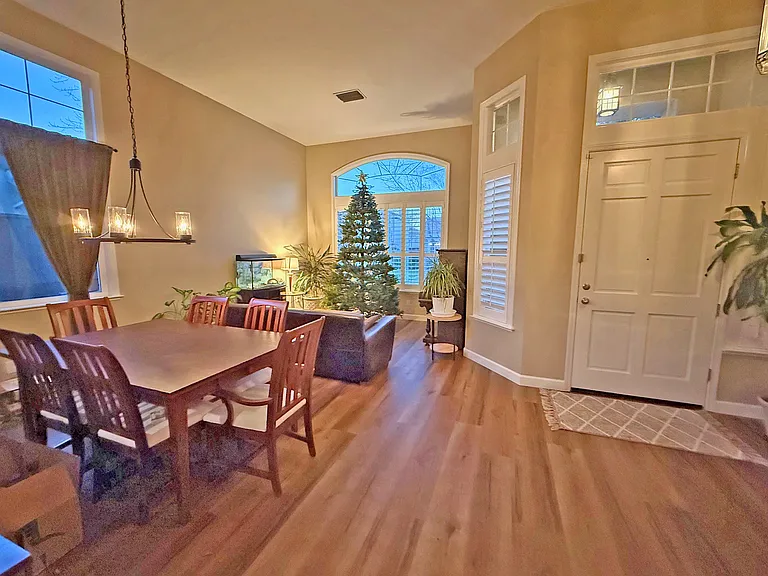 4312 Lafayette Dr — Photo 3