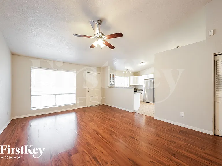 4745 W Morrow Dr — Photo 4