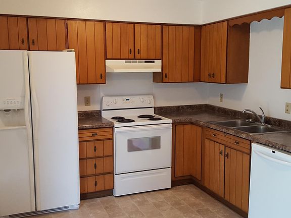 2nd image of 213 N Genevieve St
