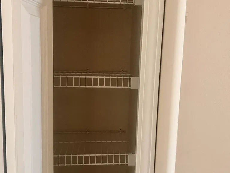 110 Shelby Ct — Photo 34