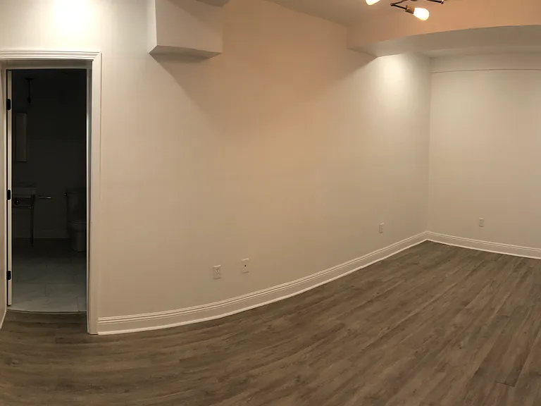 827 N State St #302 — Photo 6