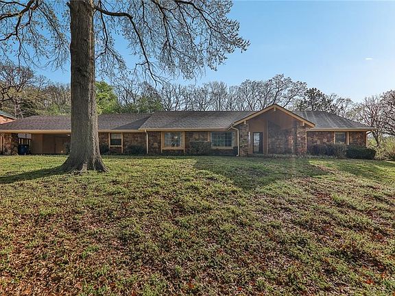2nd image of 1301 Crestwood Dr