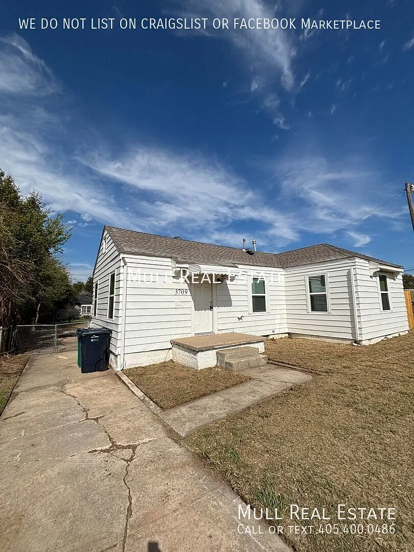 Top to bottom Renovated 2 bed 1 bath home for rent in NW OKC! — Photo 2