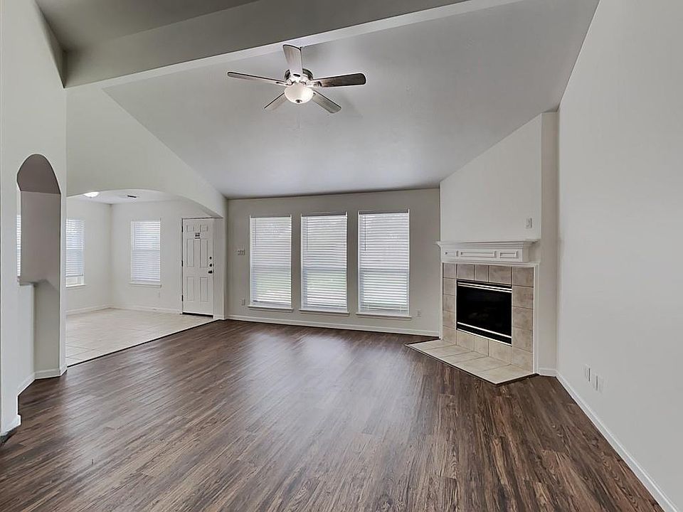 1st image of 11439 Columbia Pines Ln