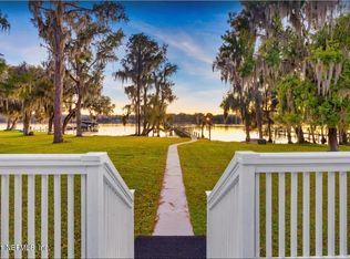 135 N Lake George Dr, Georgetown, FL 32139