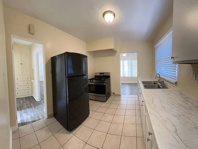 Large Downstairs One Bedroom One Bath! — Photo 12