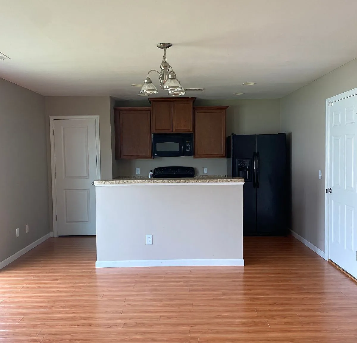 3 bed, 2.0 bath, 1520 sqft, $1,800 — Photo 4