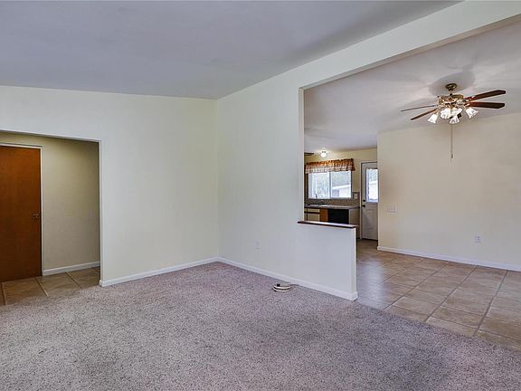 3rd image of 1485 Golden Gate Dr