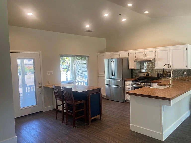Stone Creek Dr — Photo 14