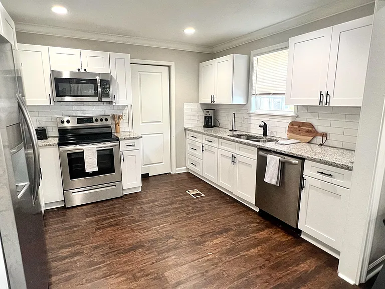 310 N Van Buren St — Photo 4