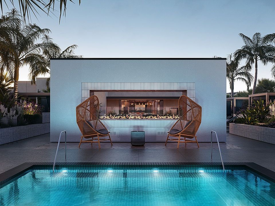 West Side Rooftop Pool & Spa - Paxton
