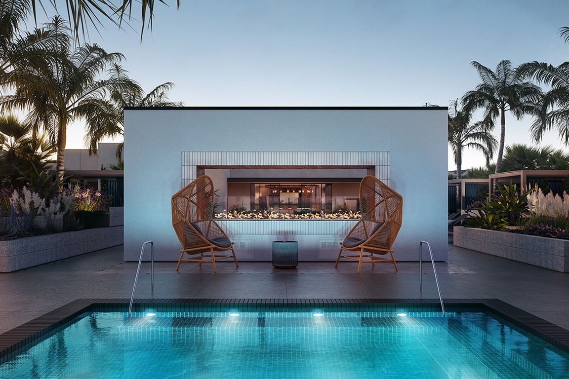 West Side Rooftop Pool & Spa - Paxton