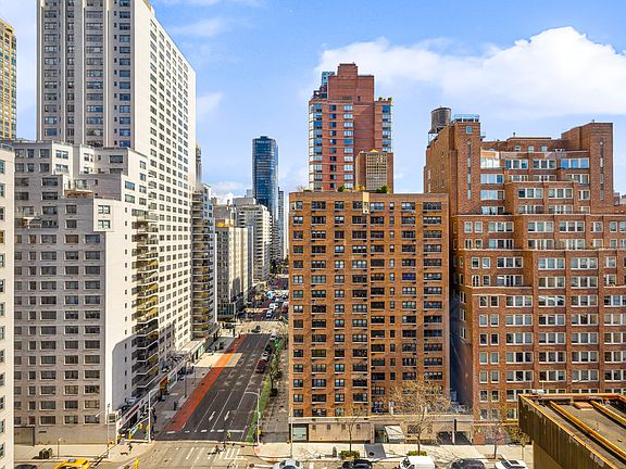 5th image of 301 E 62nd St APT 15H