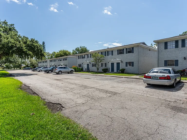 Kings Trail Apartment Homes — Photo 23