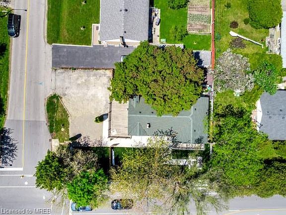 5th image of 151 Maurice Dr