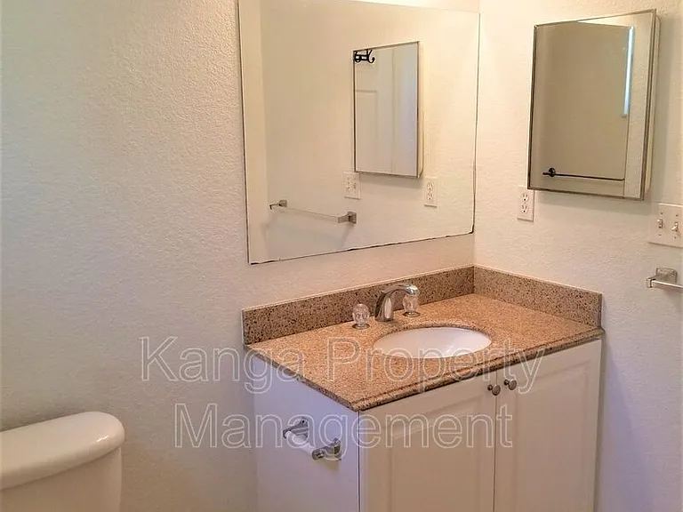 3221 SW 15th Ave — Photo 13