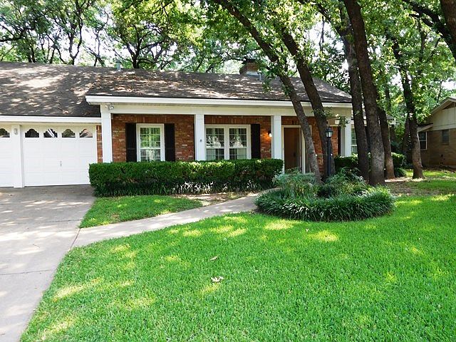 1st image of 3305 Lynnwood Dr