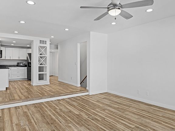 4th image of 3908 60th St Unit 123