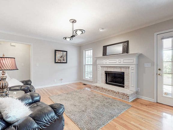 3rd image of 3410 Vestry Ave