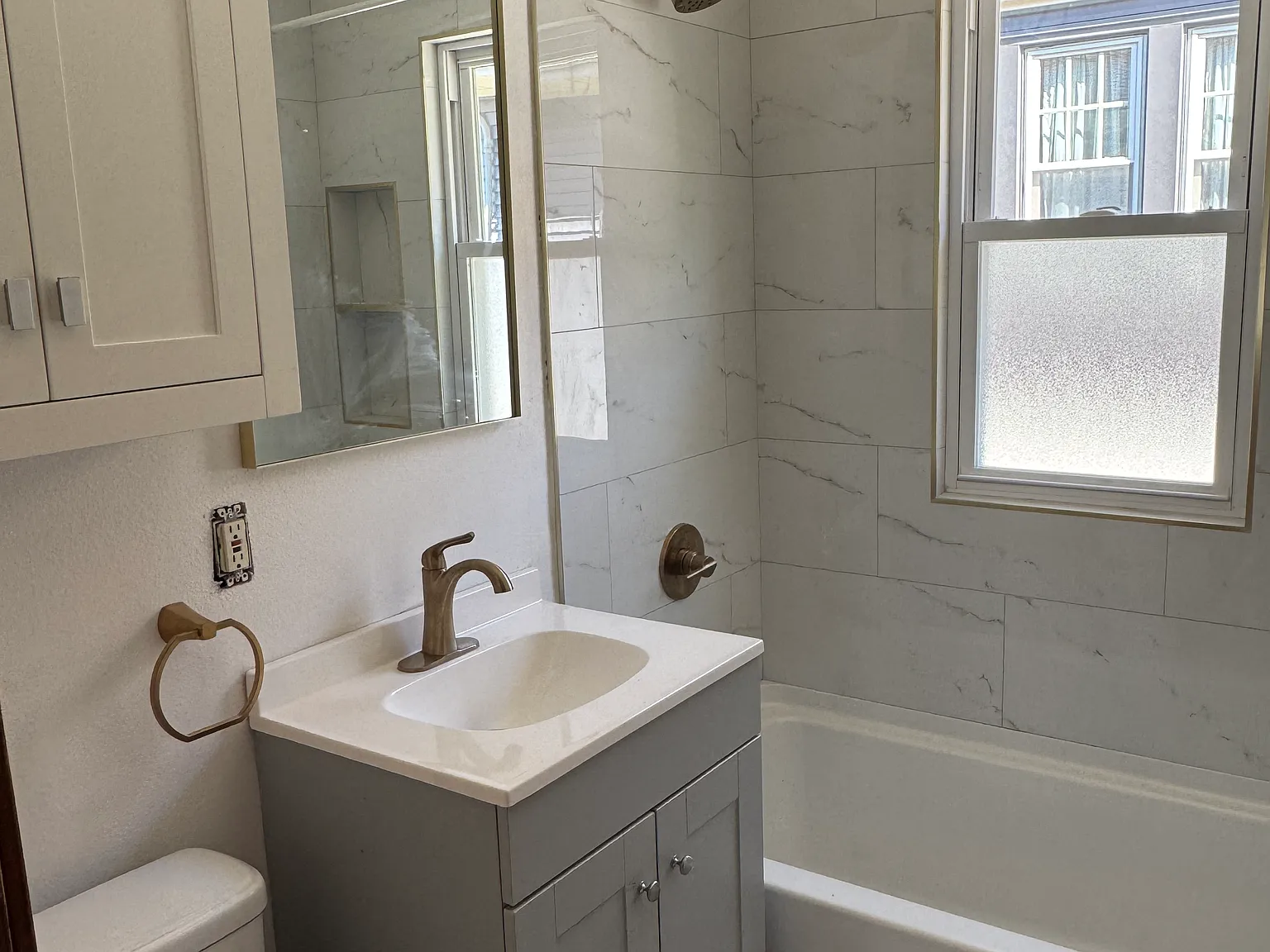 2 bed, 1000 sqft, $1,650 — Photo 2