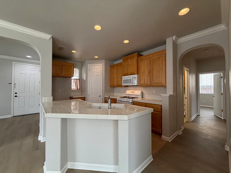 10141 Van Brocklin Way — Photo 6