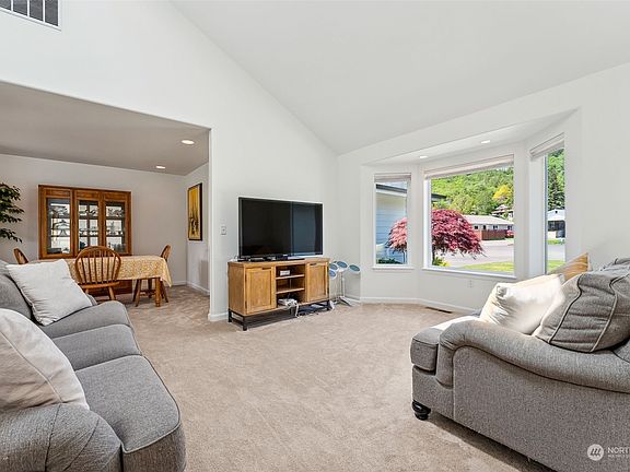 5th image of 909 Caldwell Court