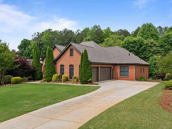 3rd image of 7461 Biltmore Ln