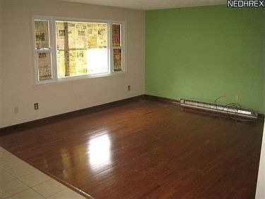 4th image of 1725 Narragansett Blvd