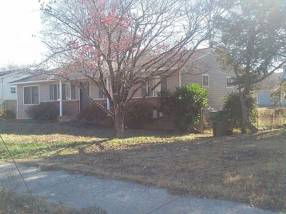 3rd image of 2518 Yorkshire Dr SW