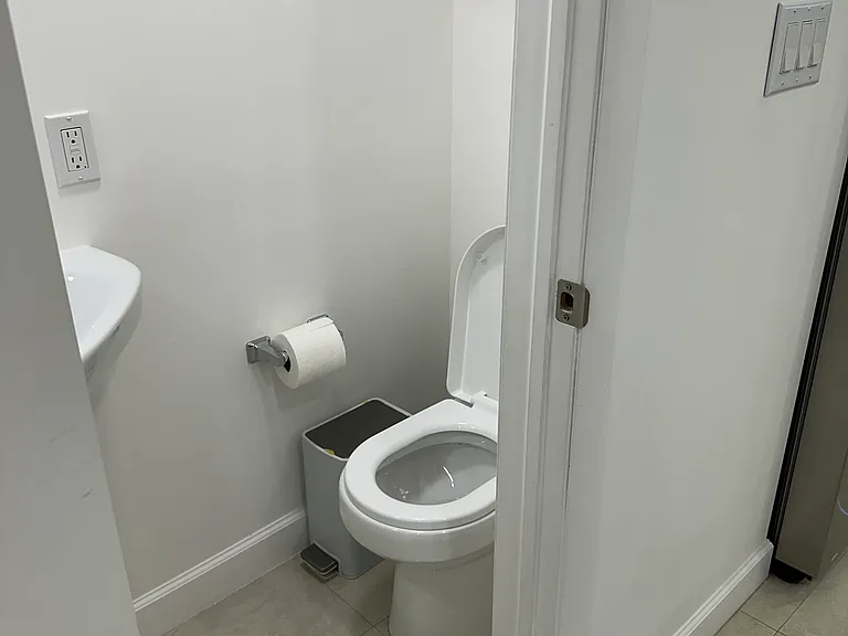 1560 W 46th St #228 — Photo 11