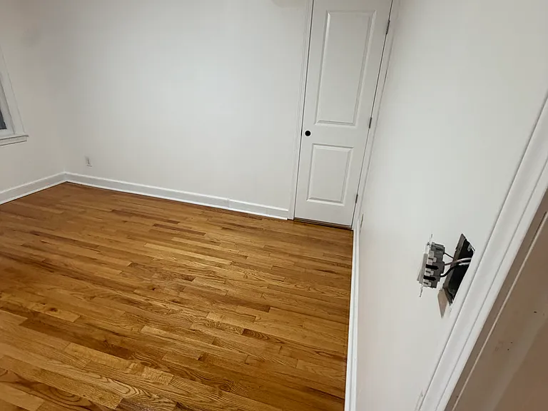 625 Clark St — Photo 18