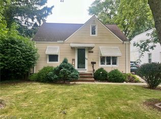 682 Longfellow Dr, Berea, OH 44017