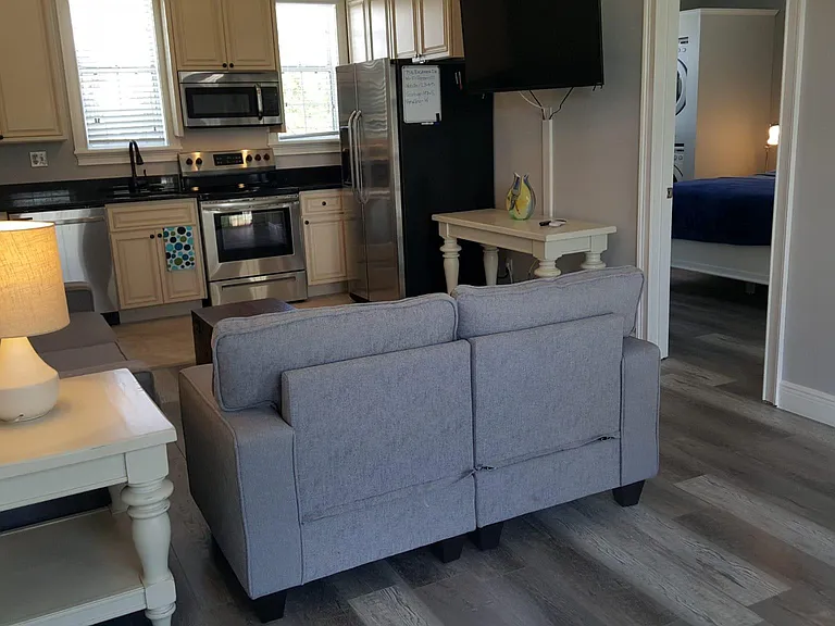 7516 Excitement Garage Apartment — Photo 2