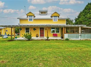 933 Old Sayers Rd, Elgin, TX 78621