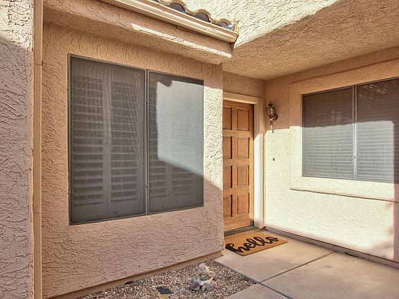 4th image of 326 E Lilac Dr
