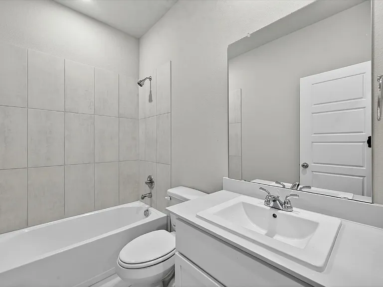 701 Summerberry Dr — Photo 8