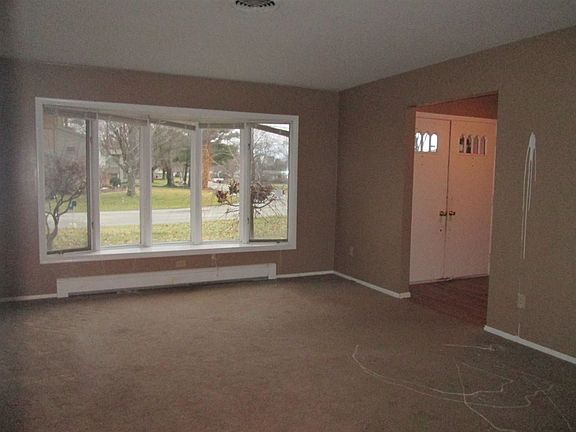 2nd image of 1511 Ash Dr W