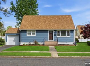 21-05 Dalton Pl, Fair Lawn, NJ 07410
