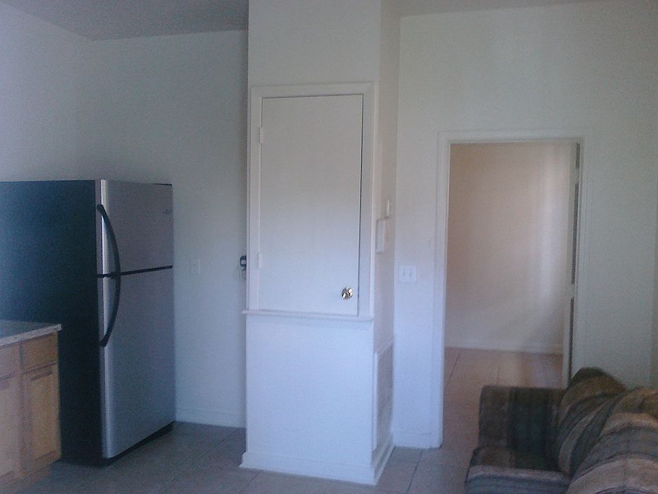 1st image of 804 N Broad St