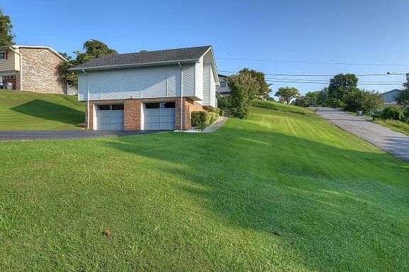 5th image of 2200 Louita Ave