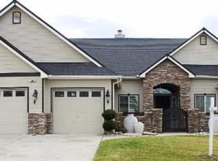 290 W Serena Ave, Clovis, CA 93619