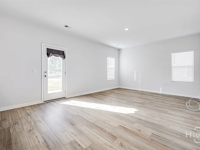 131 Freesia Dr — Photo 7