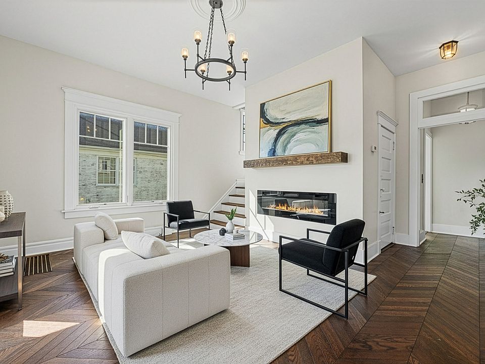 1st image of 409 N Oak St