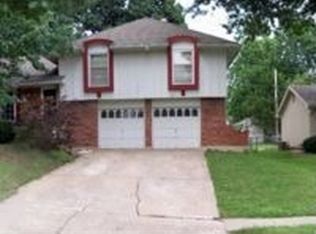 9312 W 82nd St, Overland Park, KS 66204