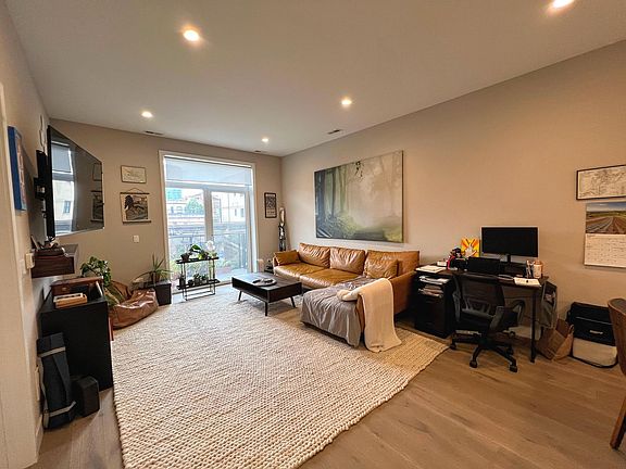 4th image of 3757 N Sheffield Ave #21-J