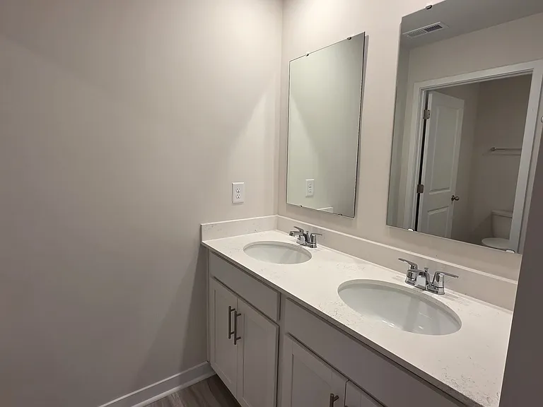 1628 Secrest Commons Dr — Photo 7