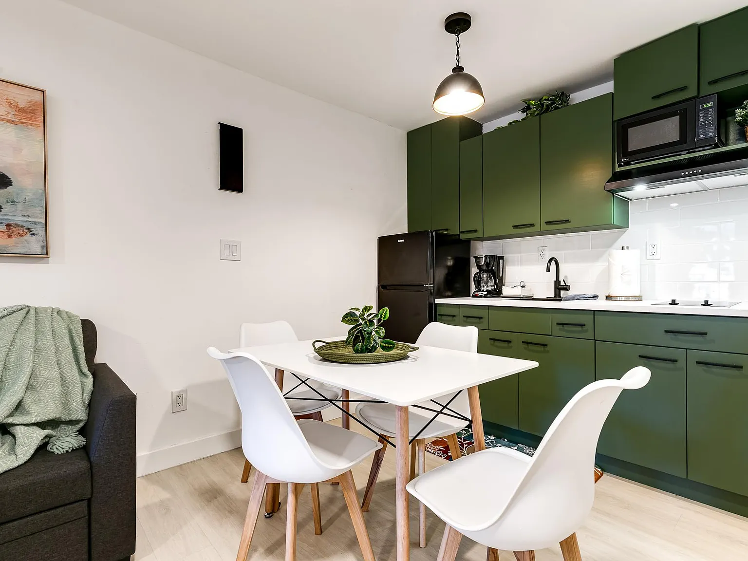 2 bed, 700 sqft, $2,700 — Photo 4