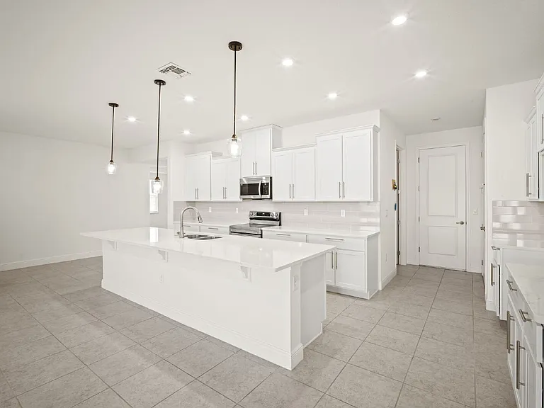 6185 Moonrise Dr — Photo 18