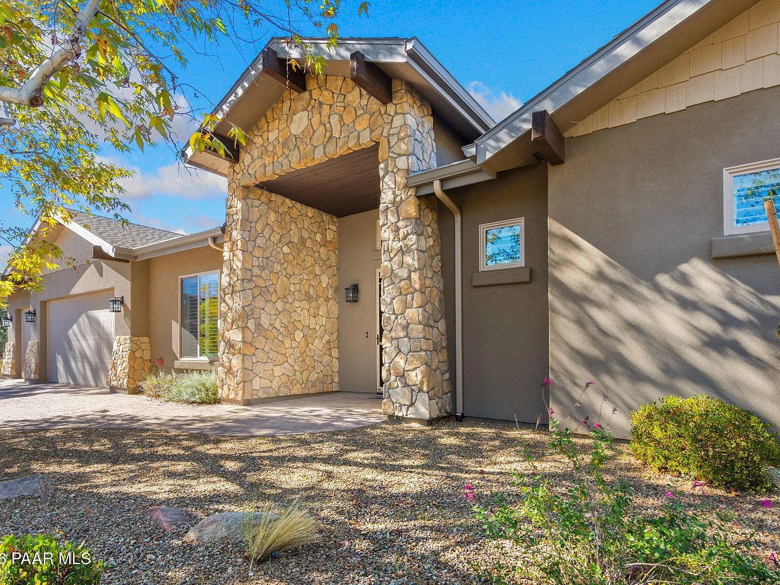 4 bed, 2.5 bath, 2530 sqft, $4,300 — Photo 4
